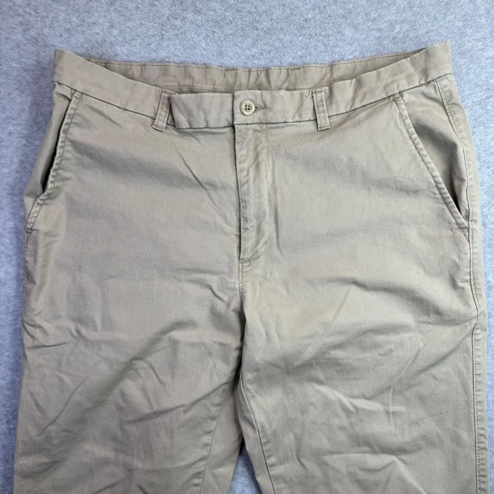 Roundtree & Yorke Casuals Men Khaki Chino Pants Stretch 40x30 Flat Front (38x29)